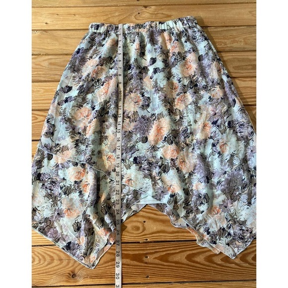 NWT DE Collection Parade Day Shark Hem Skirt Medium Bouquet Billow MSRP $34.99 - Picture 6 of 7
